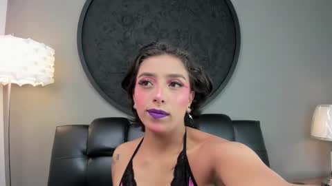 Snapshot of miss__martina chatting on February 18, 2:27 am Martina online show from February 18, 2:27 am