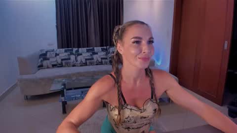 Snapshot of miss_bikini chatting on September 13, 7:49 pm miss_bikini online show from September 13, 7:49 pm