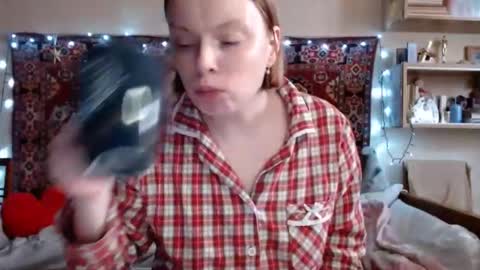 Elis online show from March 6, 1:46 pm
