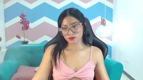 miss_honey1 online show from January 26, 2:56 am