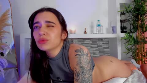 Snapshot of miss_lanaa chatting on March 3, 3:52 am Alana online show from March 3, 3:52 am