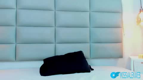 Snapshot of miss_valen_ chatting on February 27, 2:10 pm valentina online show from February 27, 2:10 pm