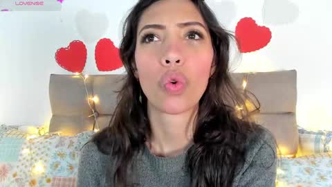 Snapshot of miss_veronica2 chatting on February 15, 12:43 pm Miss Veronica online show from February 15, 12:43 pm