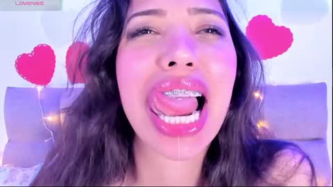Snapshot of miss_veronica2 chatting on February 12, 2:43 pm Miss Veronica online show from February 12, 2:43 pm