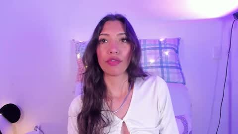 Snapshot of miss_veronica2 chatting on February 24, 12:37 pm Miss Veronica online show from February 24, 12:37 pm