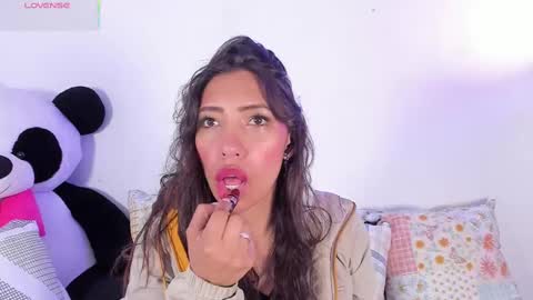 Snapshot of miss_veronica2 chatting on March 10, 12:17 pm Miss Veronica online show from March 10, 12:17 pm