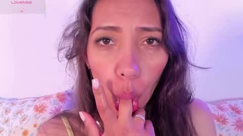 Snapshot of miss_veronica2 chatting on March 5, 3:18 pm Miss Veronica online show from March 5, 3:18 pm