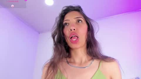Snapshot of miss_veronica2 chatting on February 25, 3:09 pm Miss Veronica online show from February 25, 3:09 pm