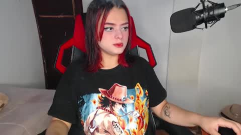 Snapshot of missakamee_420 chatting on December 28, 2:42 pm violeta online show from December 28, 2:42 pm