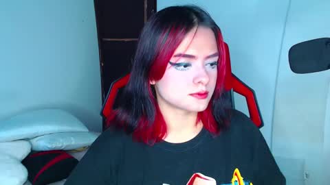 Snapshot of missakamee_420 chatting on December 28, 5:46 pm violeta online show from December 28, 5:46 pm