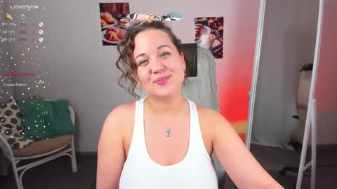 Snapshot of missbecca_ chatting on March 7, 1:51 pm Becca online show from March 7, 1:51 pm