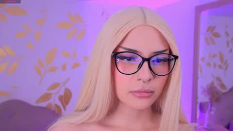 Snapshot of misselektra__ chatting on September 15, 5:09 am ELEKTRA online show from September 15, 5:09 am