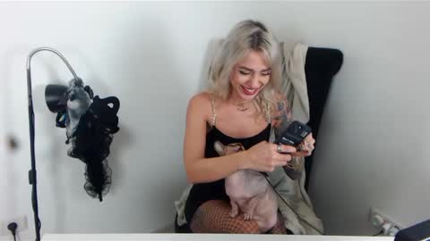 Snapshot of missjenny7 chatting on December 18, 10:02 pm MissJenny7 online show from December 18, 10:02 pm