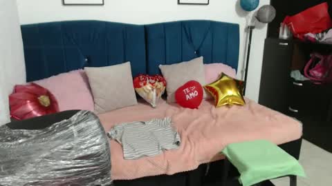 misskarol18 online show from February 15, 5:28 pm