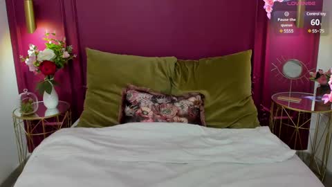 Snapshot of misslou_ chatting on February 26, 6:08 am Lou online show from February 26, 6:08 am