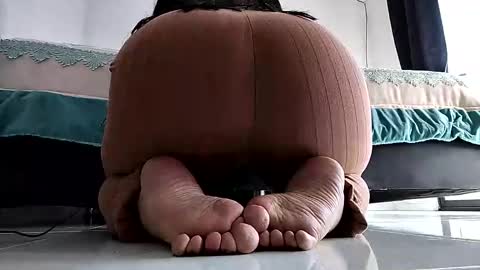 Snapshot of missmartinafeet chatting on February 17, 1:44 pm Martina online show from February 17, 1:44 pm