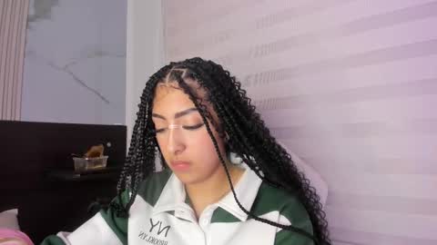 insta miss nickeloo online show from February 11, 11:44 pm