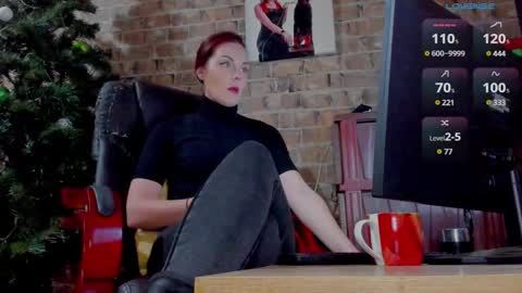 Snapshot of misspetitevenus chatting on February 5, 7:07 am Miss Venus online show from February 5, 7:07 am