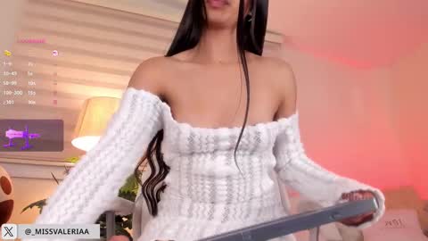 Snapshot of missvaleriaa chatting on February 22, 4:40 am Valeria Davila online show from February 22, 4:40 am