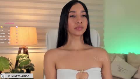 Snapshot of missvaleriaa chatting on February 28, 5:48 am Valeria Davila online show from February 28, 5:48 am