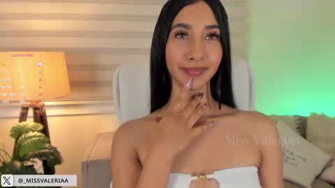Snapshot of missvaleriaa chatting on February 28, 2:42 am Valeria Davila online show from February 28, 2:42 am