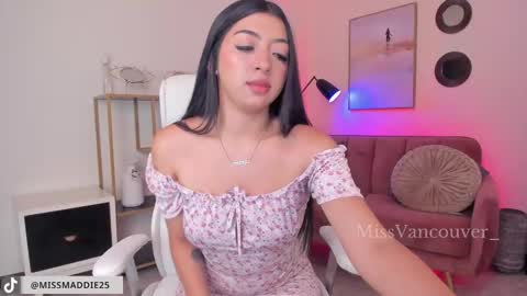 Snapshot of missvancouver_ chatting on February 11, 11:44 pm Mafe Jimenez online show from February 11, 11:44 pm