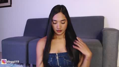 missvirggii online show from February 9, 1:11 am