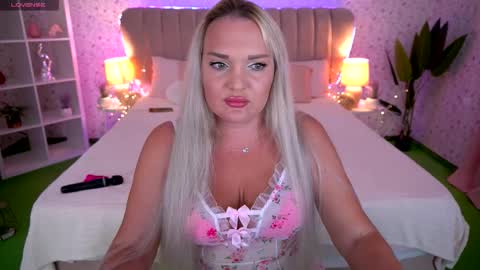  Amely  online show from September 17, 2:20 pm