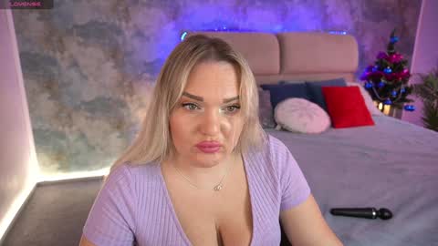  Amely  online show from January 9, 7:52 am