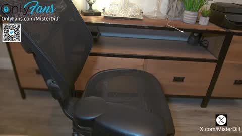 Snapshot of mister_dilf chatting on February 8, 2:49 pm MISTER DILF online show from February 8, 2:49 pm