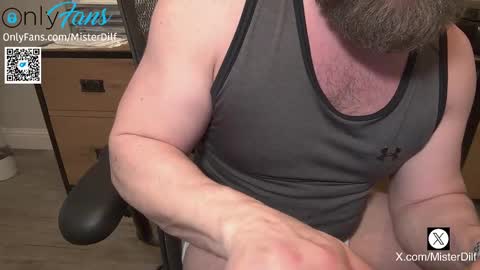Snapshot of mister_dilf chatting on February 17, 8:49 pm MISTER DILF online show from February 17, 8:49 pm