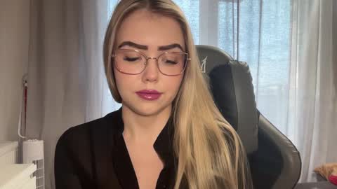 Snapshot of mistresssandy chatting on January 29, 2:53 pm SANDY online show from January 29, 2:53 pm