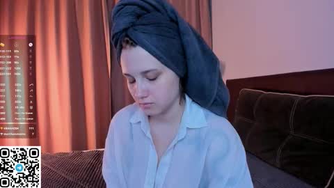 Violet online show from September 15, 7:59 pm
