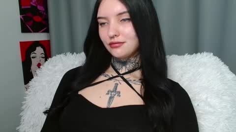 Snapshot of molly_montanaaa chatting on March 3, 5:20 pm Lina online show from March 3, 5:20 pm