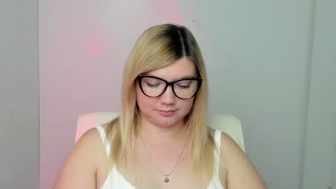 Molly online show from September 18, 11:58 am