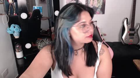 Snapshot of molly_shake chatting on February 7, 9:05 am Molly online show from February 7, 9:05 am