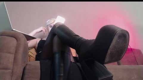 Goddess Katherine online show from December 3, 9:17 am