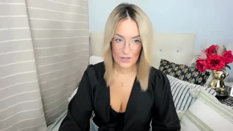Snapshot of mollycrazy chatting on September 17, 5:55 am MollyCrazy online show from September 17, 5:55 am