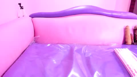 Snapshot of mommy_dirty_squirt chatting on February 18, 3:10 pm carolina online show from February 18, 3:10 pm