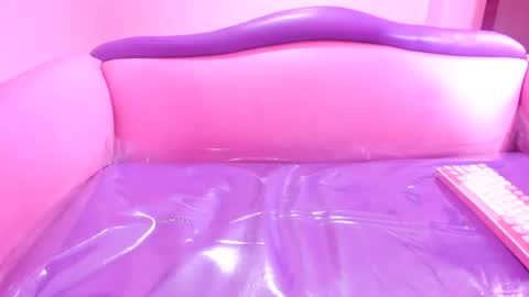 Snapshot of mommy_dirty_squirt chatting on March 11, 11:55 am carolina online show from March 11, 11:55 am