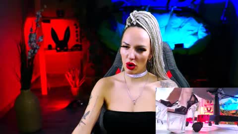 Snapshot of monicamaxwel chatting on February 25, 2:58 pm Monika online show from February 25, 2:58 pm