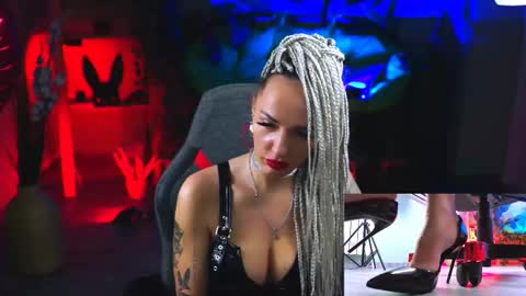 Snapshot of monicamaxwel chatting on February 23, 3:08 pm Monika online show from February 23, 3:08 pm