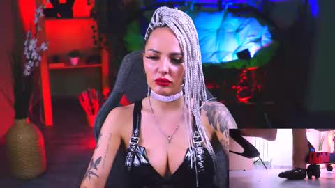 Snapshot of monicamaxwel chatting on February 11, 7:05 pm Monika online show from February 11, 7:05 pm
