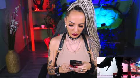 Snapshot of monicamaxwel chatting on February 4, 11:16 am Monika online show from February 4, 11:16 am