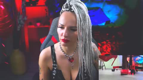 Snapshot of monicamaxwel chatting on February 15, 12:01 pm Monika online show from February 15, 12:01 pm