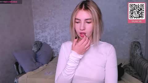 monicamoonlight online show from September 14, 1:56 pm