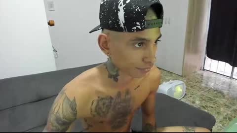monkeyd_66 online show from December 12, 1:06 pm