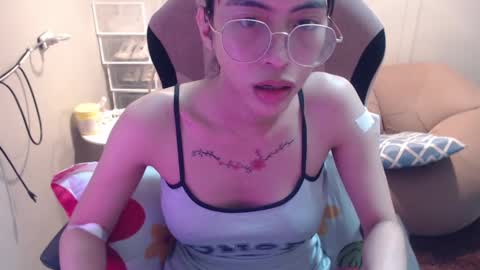 ELYSE A SIMPLE GIRL online show from February 22, 1:57 pm