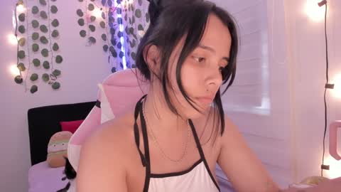Snapshot of moonliight__ chatting on January 21, 10:30 pm moonliight__ online show from January 21, 10:30 pm