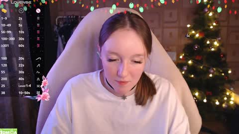 Snapshot of moonlish_siren chatting on December 30, 1:04 am Katrin online show from December 30, 1:04 am